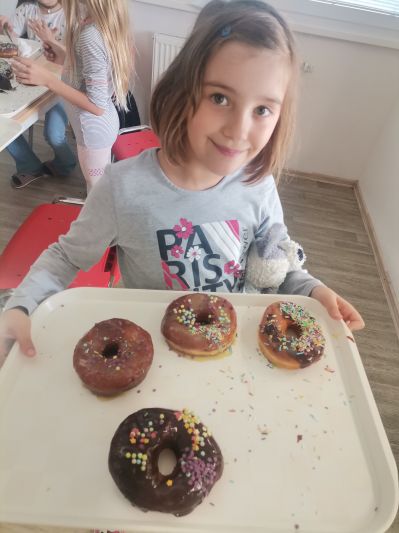 Donuty v jídelně