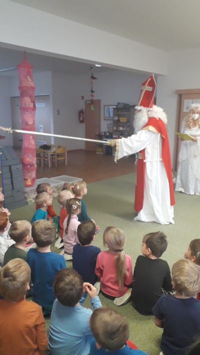 Mikulášská nadílka ve školce+ společné zdobení stromečku